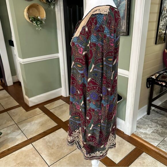 Gimmicks Lace Embroidered Tunic Top Size Large - Picture 6 of 11